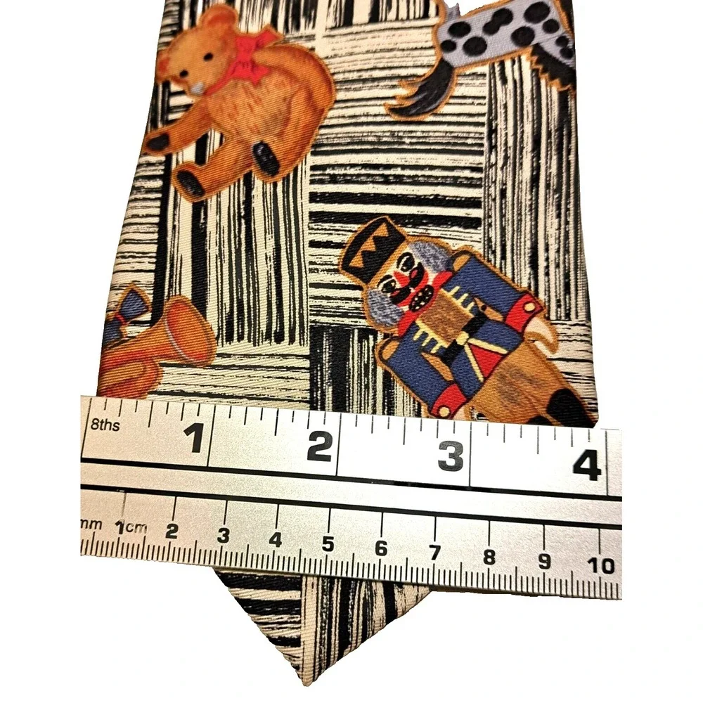 Van Huessen christmas tie